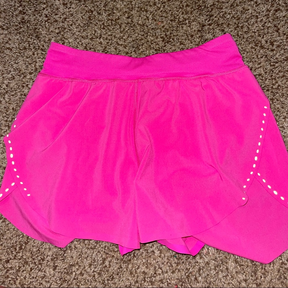 SONIC PINK!! lululemon find your pace shorts